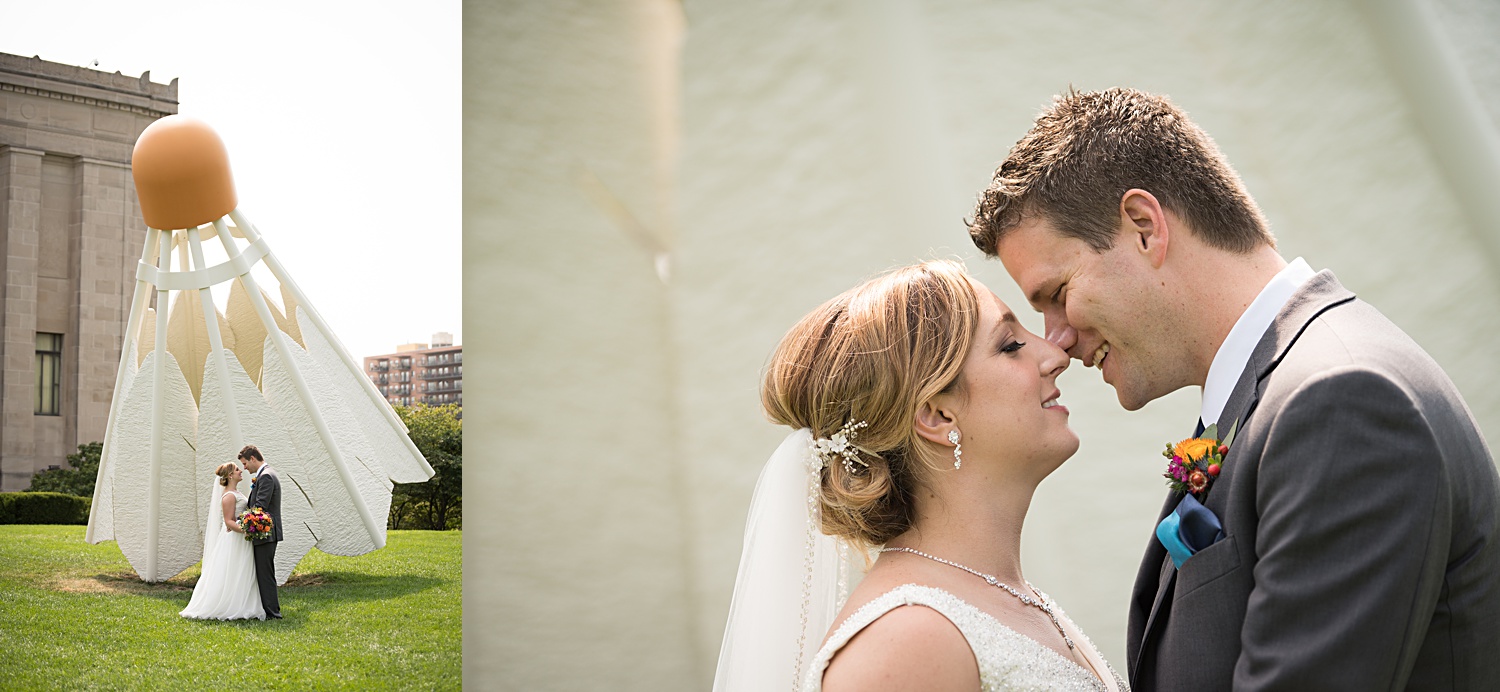 Wedding photos at the Nelson Atkins Museum of Art in Kansas City, MO Emily Lynn Photography