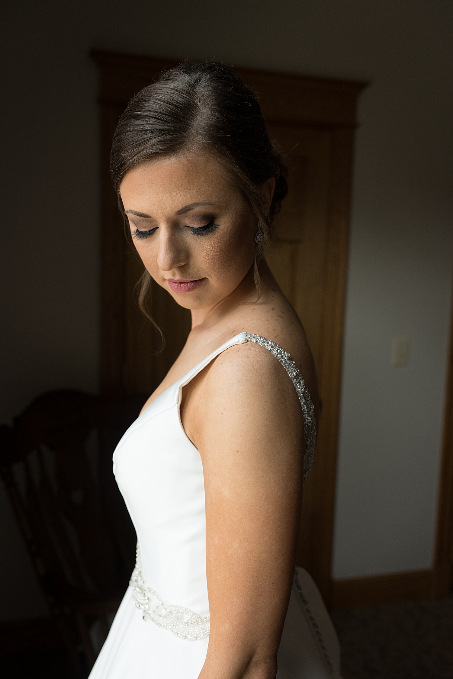 Bride-getting-ready-photo-Farm-Wedding-Overland-Park-Wedding-Photos-KC-Wedding-Photographer-Emily-Lynn-Photography