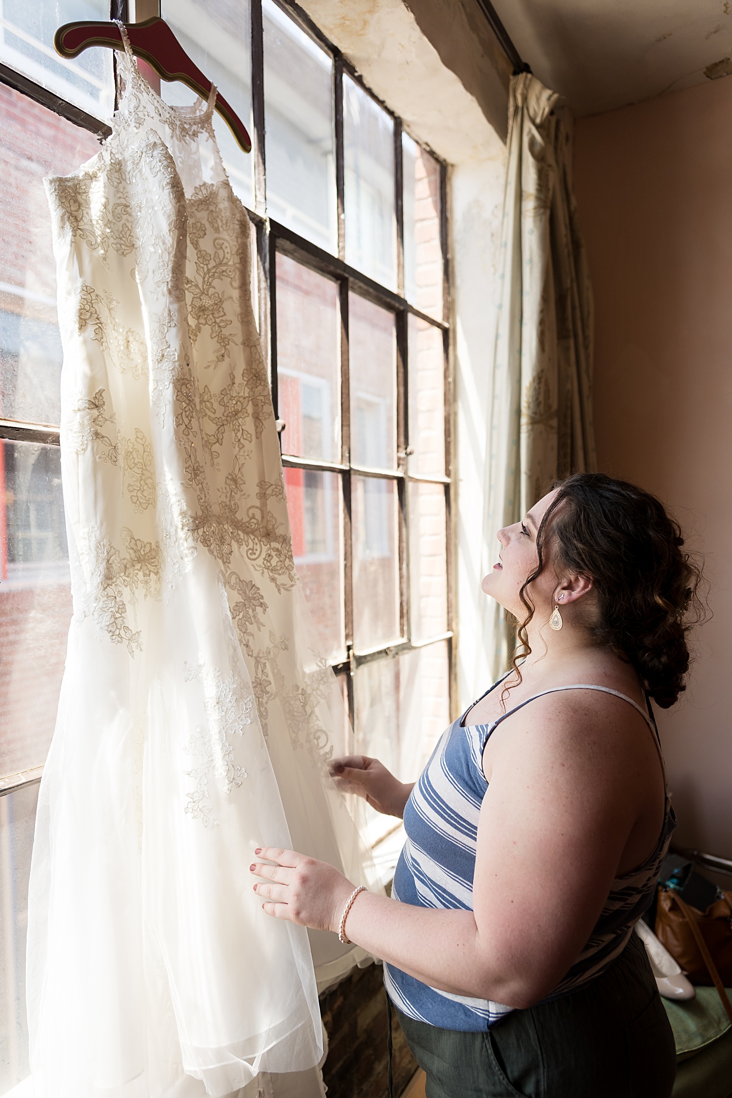Getting-ready-The-Bride-and-Bauer-KC-Wedding-Photographer-Emily-Lynn-Photography
