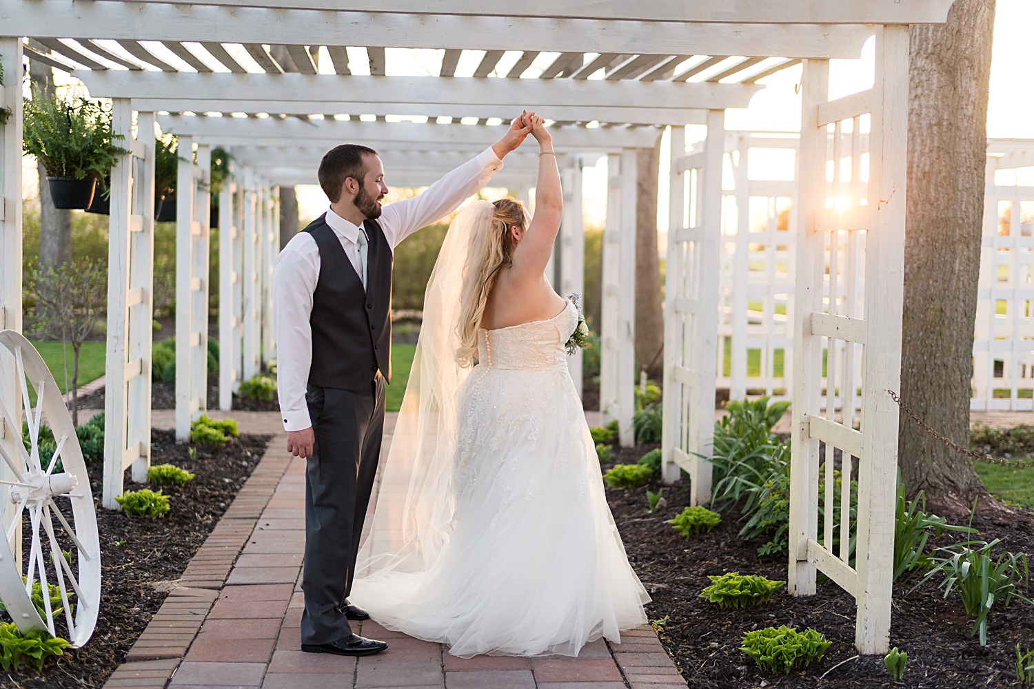 Sunset-Couples-Photos-Victoria-Veranda-Country-Inn-Lawrence-Wedding-Photographer-Emily-Lynn-Photography
