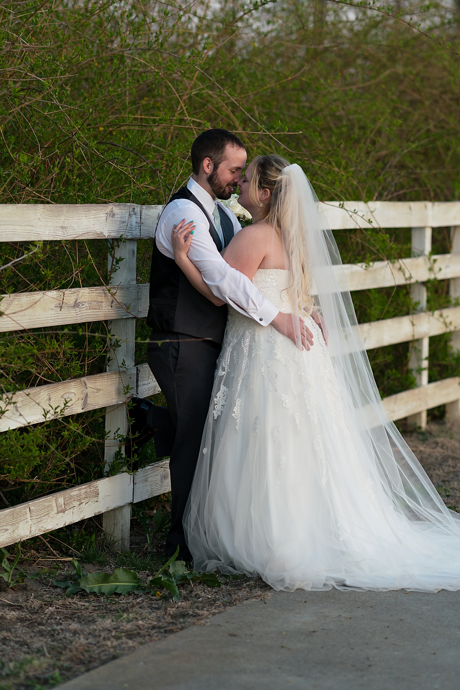 Sunset-Couples-Photos-Victoria-Veranda-Country-Inn-Lawrence-Wedding-Photographer-Emily-Lynn-Photography