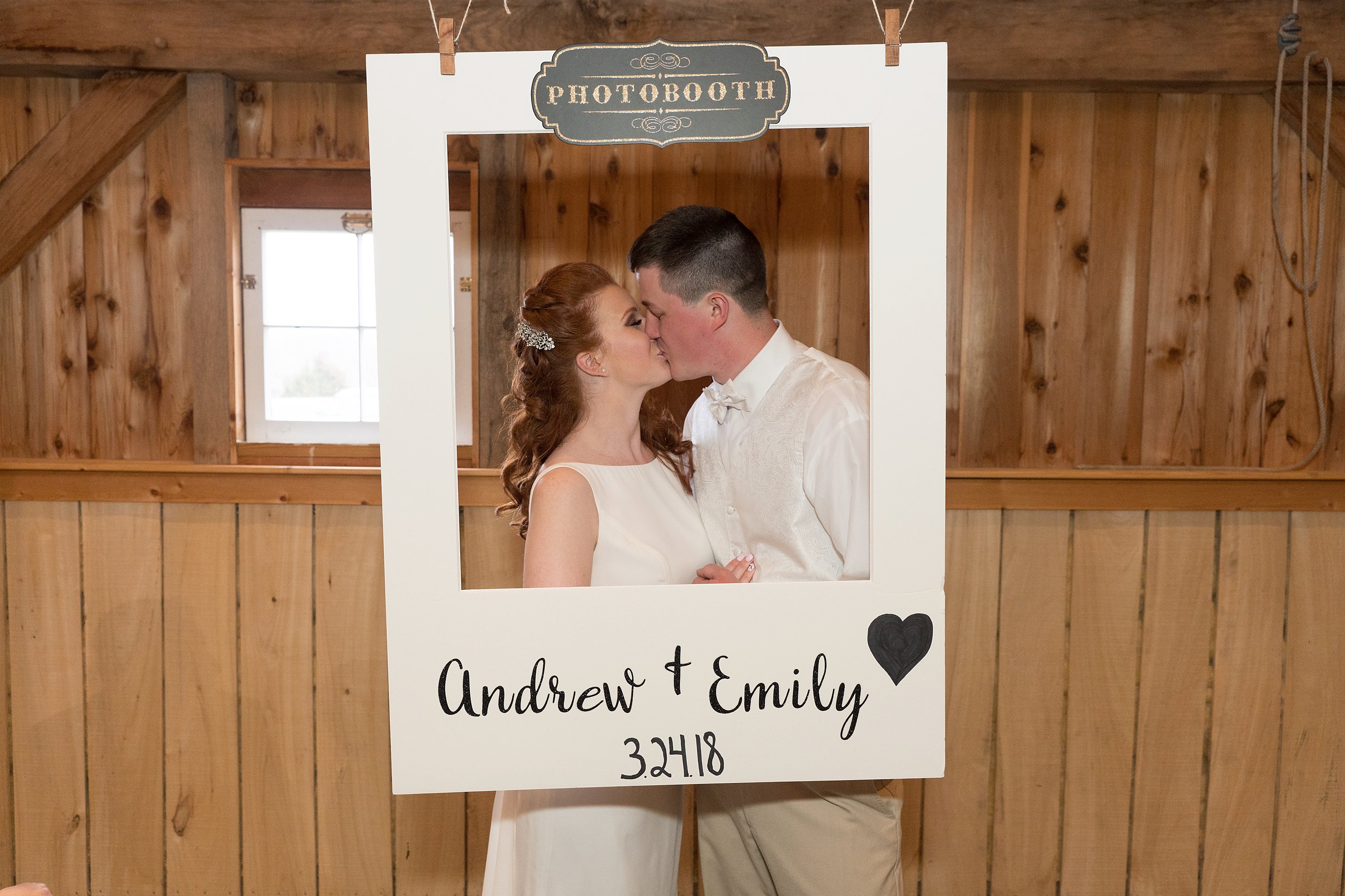 Wedding-Details-Photos-The-Barn-at-Kill-Creek-Wedding-Photos-De-Soto-KS-Emily-Lynn-Photography