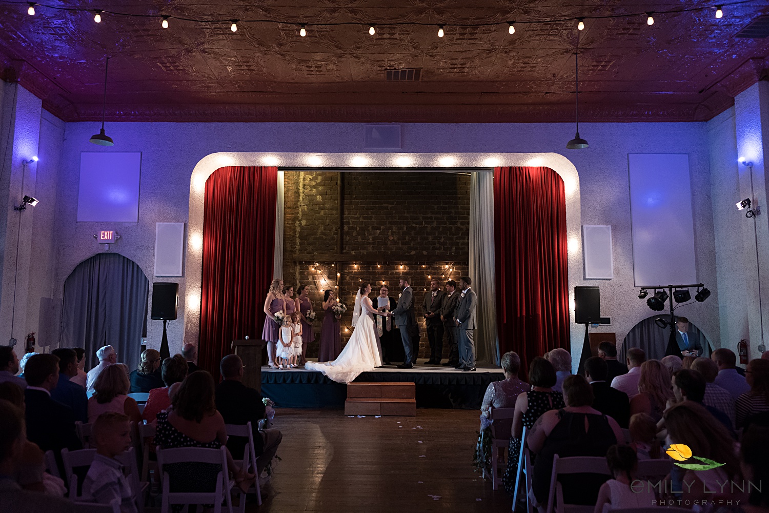Wedding-Photos-at-the-Vox-Theatre-KC-Wedding-Photographer-Emily-Lynn-Photography_0095