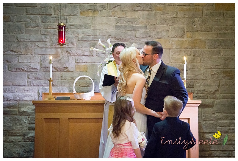 Pilgrim Chapel Wedding Photos Kansas City