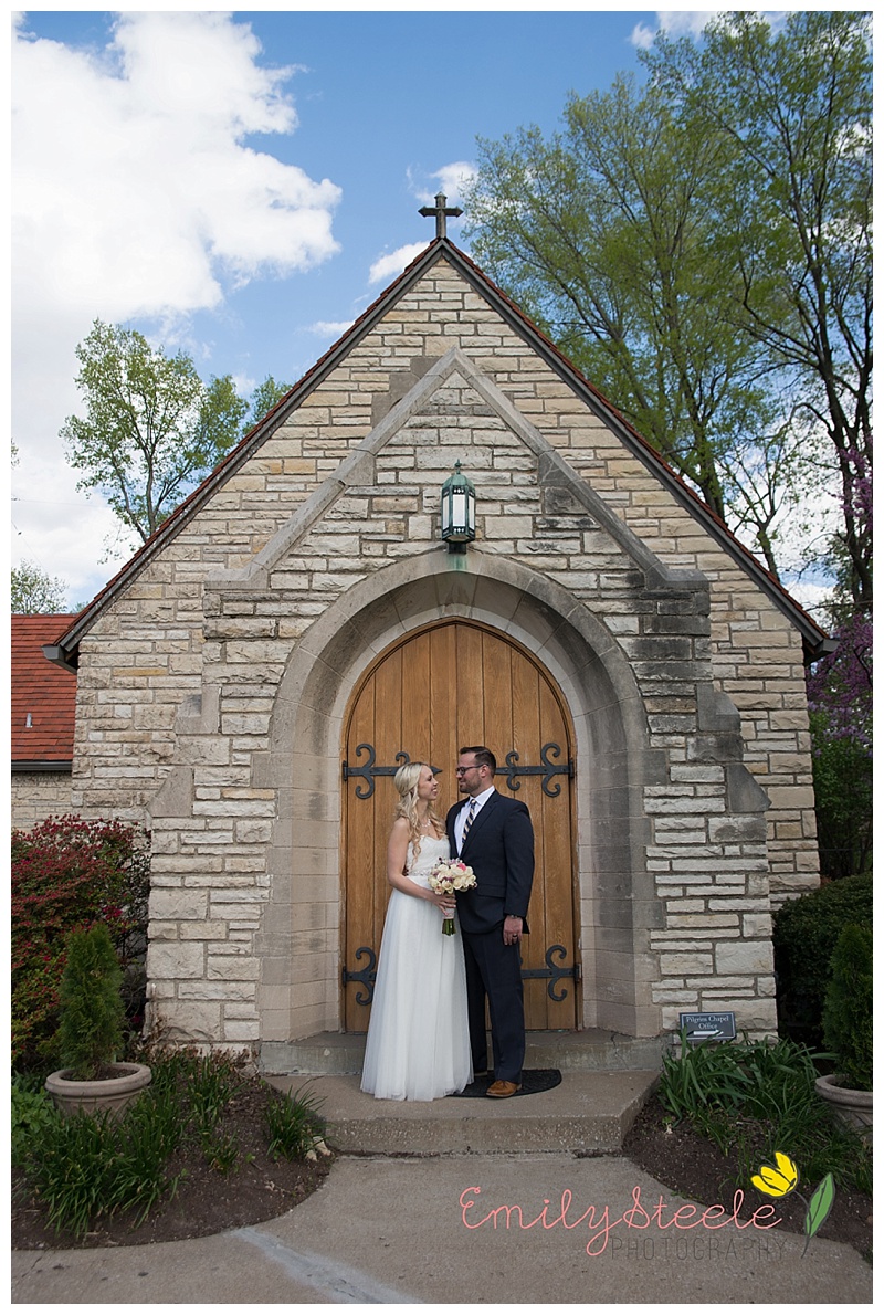 Pilgrim Chapel Wedding Photos Kansas City