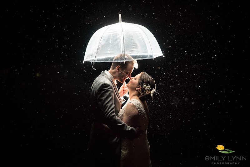 umbrella wedding photo rain wedding photo kc wedding photographer