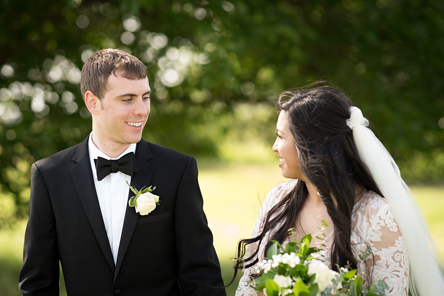 Bride and Groom outdoor photos