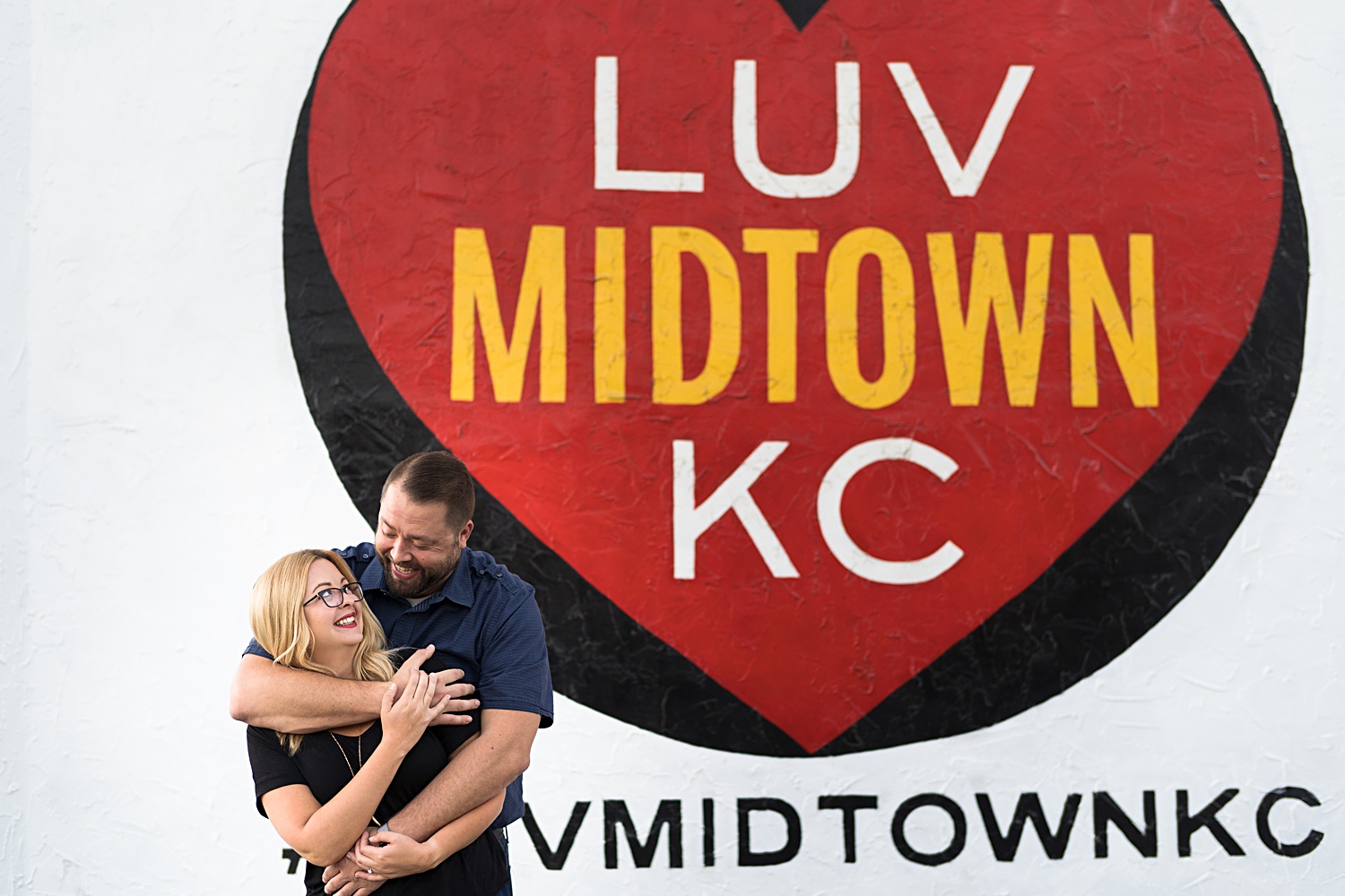 Midtown KC Engagement Photos-Kansas-City-Wedding-Photographer-Emily-Lynn-Photography